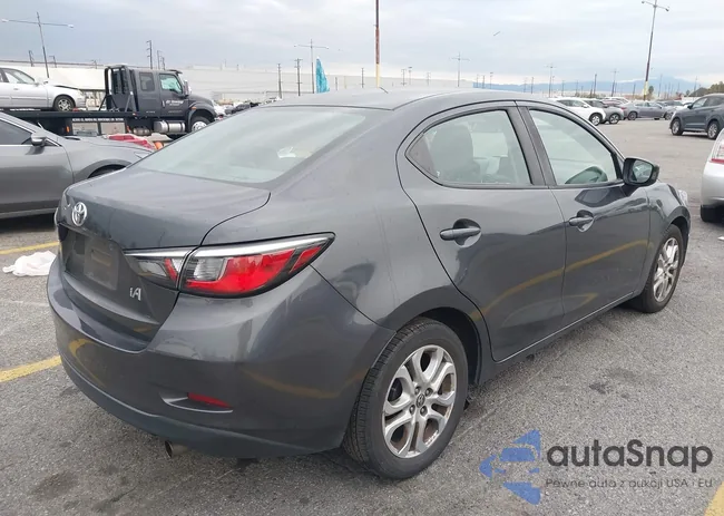 3MYDLBYV6JY329573: 44052733