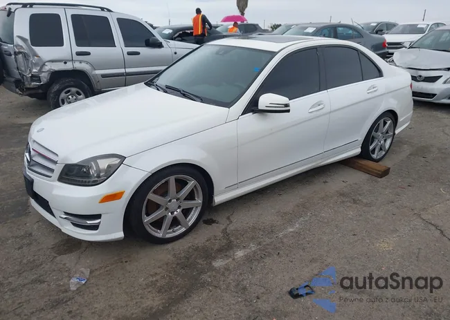 WDDGF8AB7DR284889: 44052803