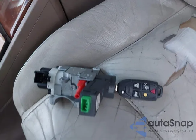 YV4CZ982971358230: 44053007