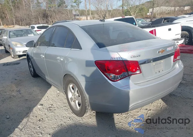 1G1PC5SB3E7323130: 44053142