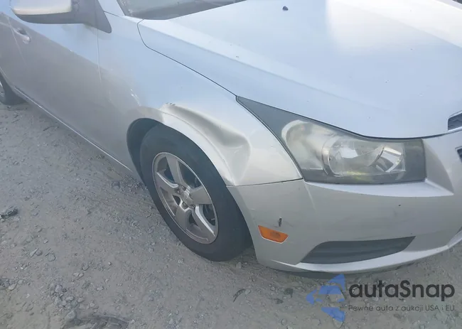 1G1PC5SB3E7323130: 44053142