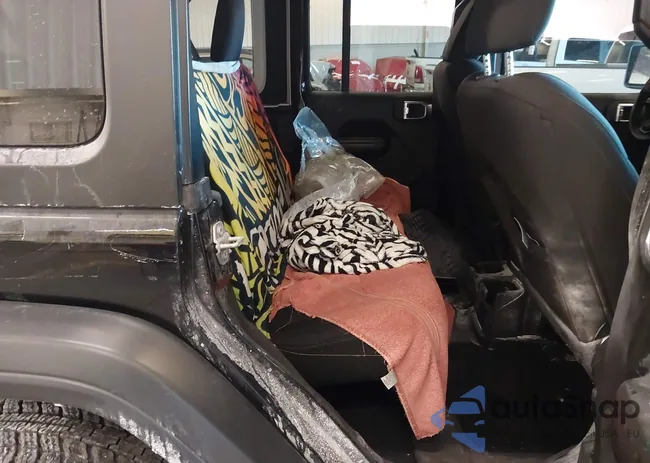 1C4HJXDN1JW191800: 44053216