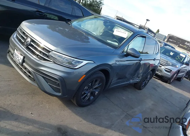 3VV3B7AX9RM122766: 44052351