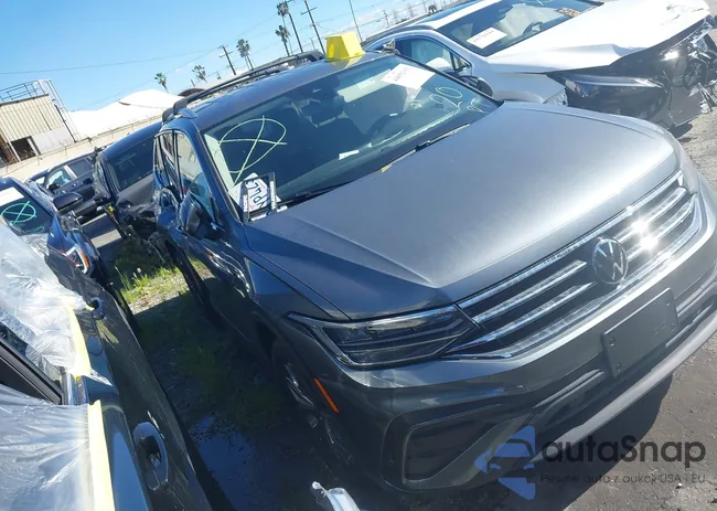 3VV3B7AX9RM122766: 44052351