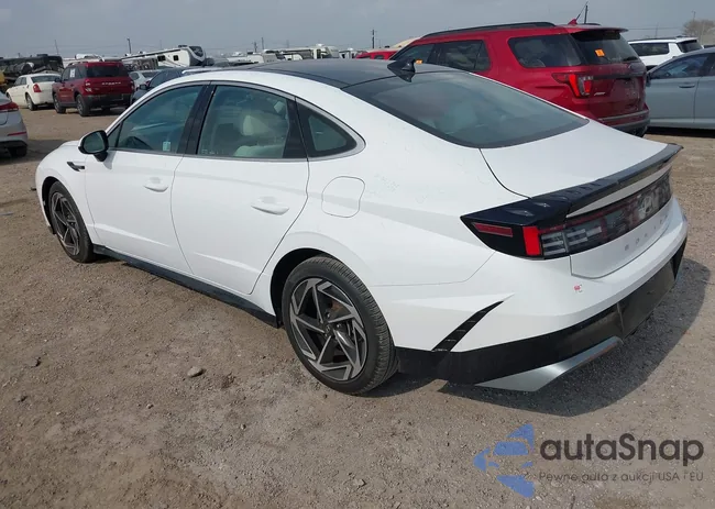 KMHL14JA8RA353744: 44052485