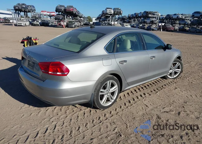 1VWBS7A30EC050162: 44052487