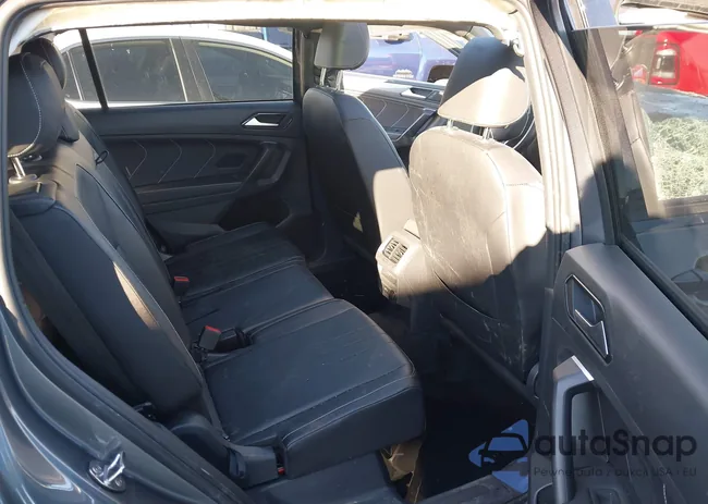 3VVCB7AX9RM104445: 44052584