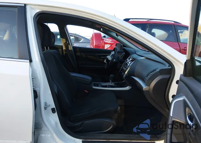 1N4AL3AP3FC426674: 44053924