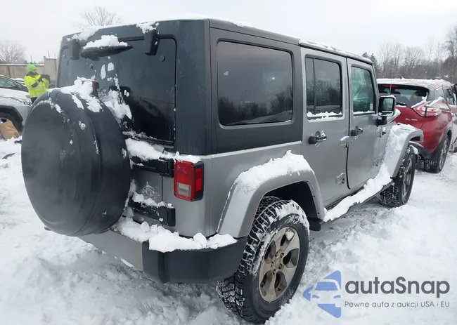 1C4BJWEGXJL937680: 44054660