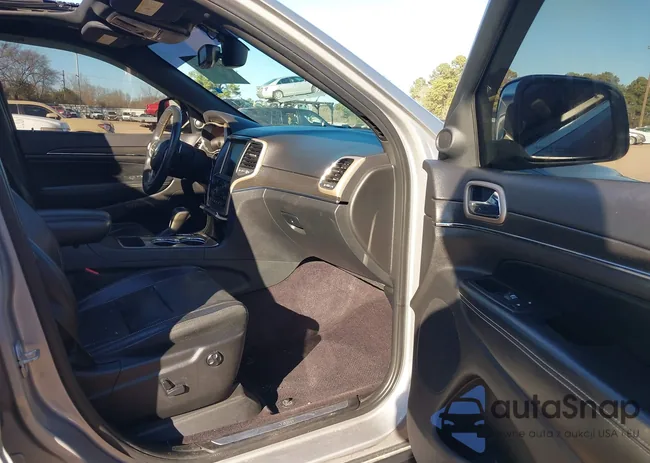 1C4RJEBG0HC779227: 44054664