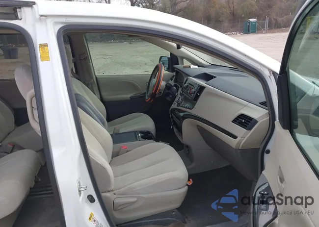 5TDKK3DC3DS388045: 44054708