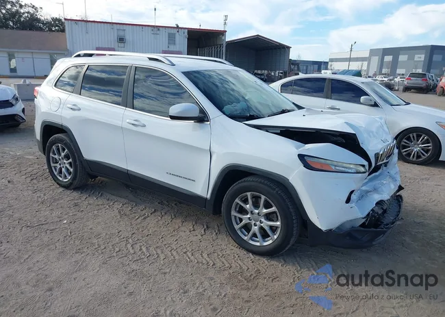 1C4PJLCB3FW694196: 44054778