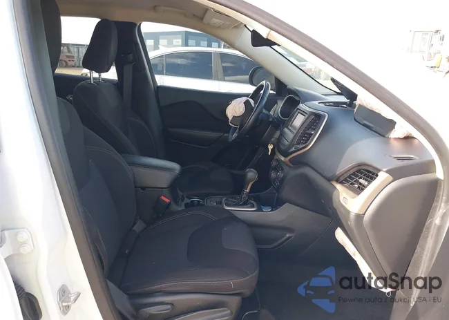 1C4PJLCB3FW694196: 44054778