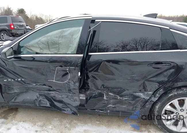 1G1ZD5ST0NF137453: 44054865