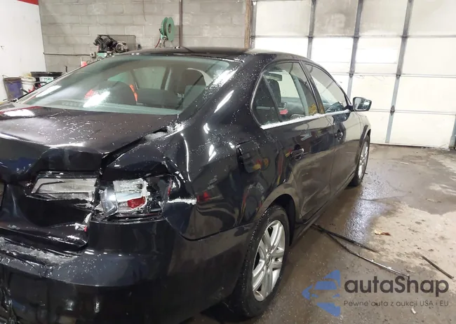 3VW2B7AJ6HM261884: 44054412