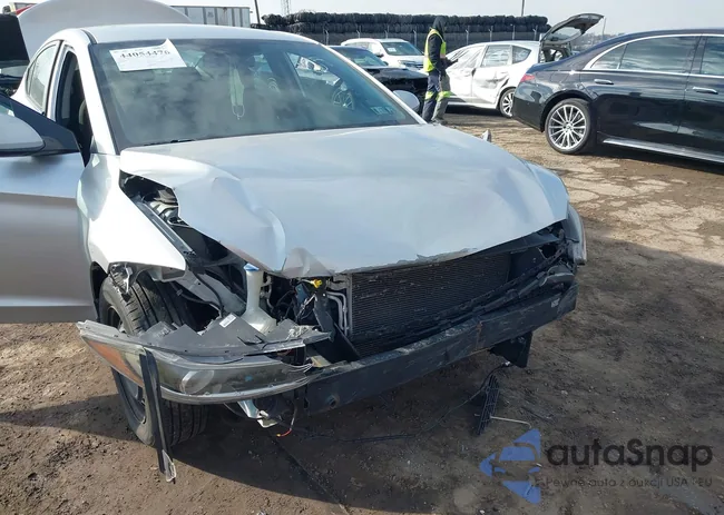 KMHD74LF3JU589068: 44054476