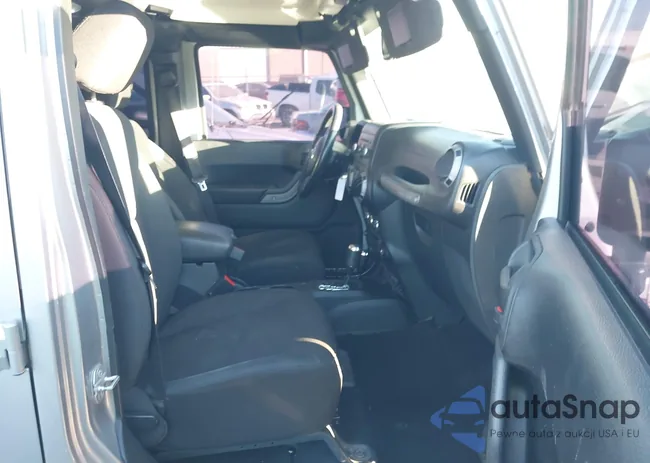 1C4BJWDG5GL196820: 44054521