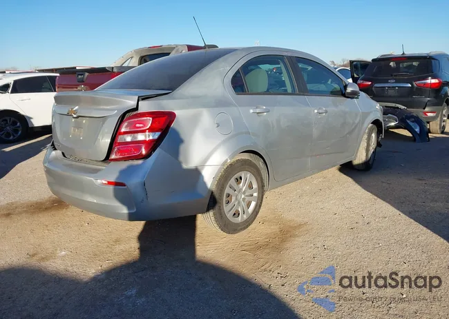 1G1JB5SB6L4101320: 44055249