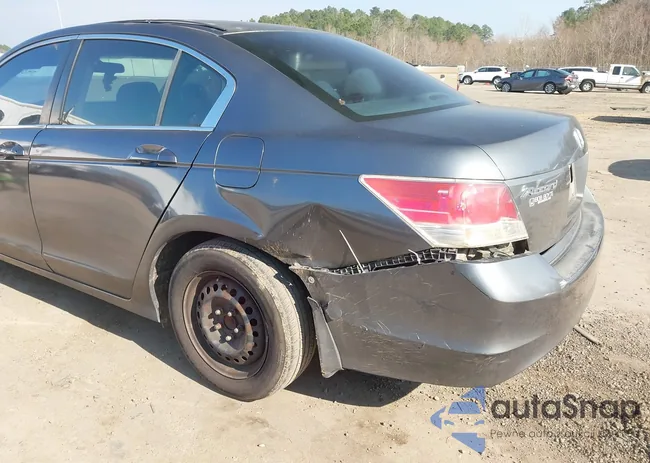 1HGCP2F3XAA144710: 44056731