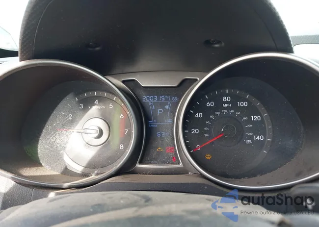 KMHTC6AD5HU3O6121: 44056247