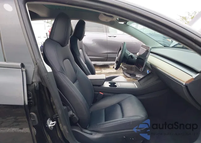 5YJ3E1EA9PF555384: 44056398