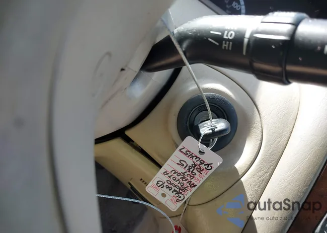 4T1BF28B2YU069815: 44056417