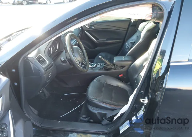 JM1GJ1W62E1130389: 44056579