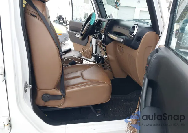 1C4HJWFG9EL102135: 44057813