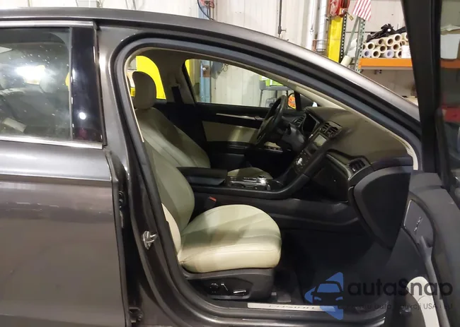 3FA6P0SU9HR147148: 44057833