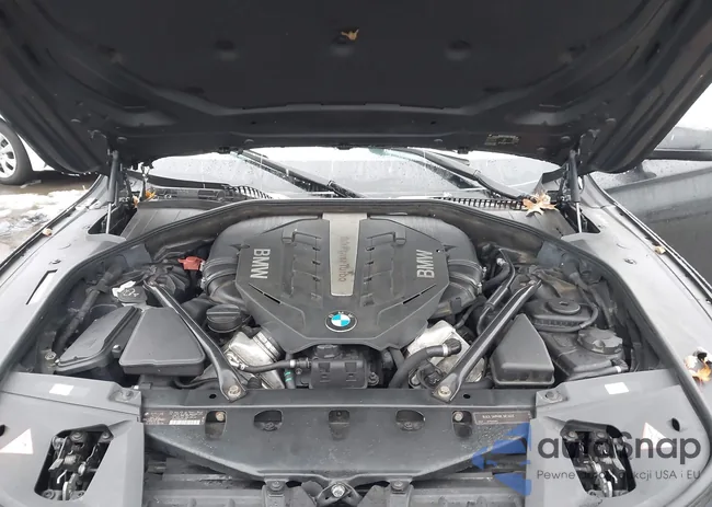 WBAKC8C58CC436276: 44057846