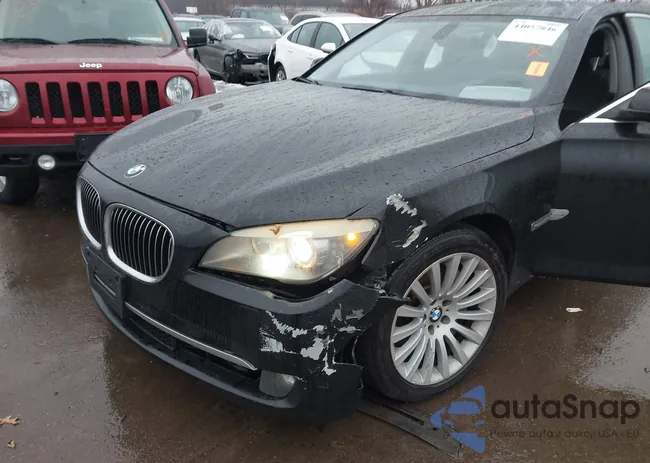 WBAKC8C58CC436276: 44057846