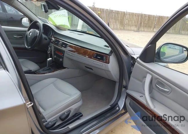 WBAPH7C55BA800732: 44058216