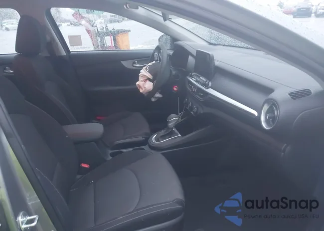 3KPF24AD0PE592627: 44057239