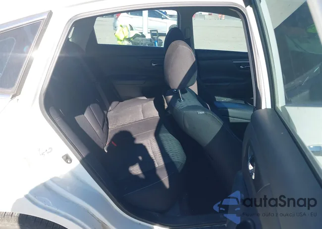 1N4AL3AP3JC233157: 44057361