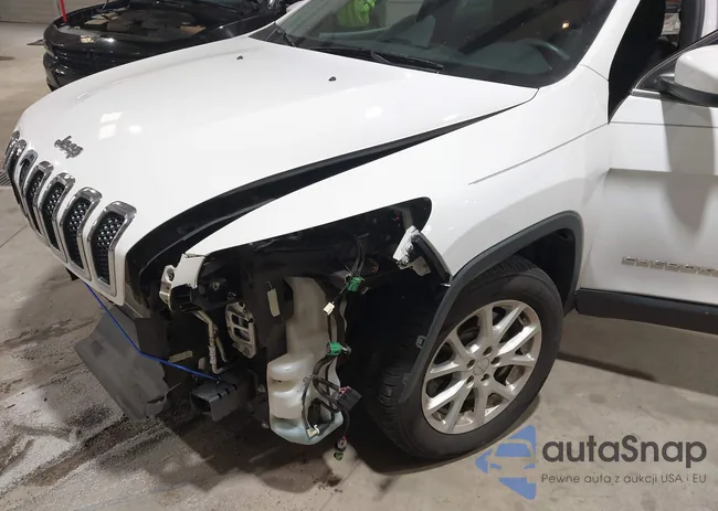 1C4PJLCB2JD573423: 44058660