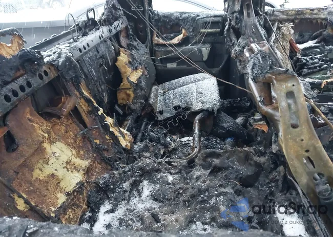 1GC2KVEG6GZ235448: 44058672