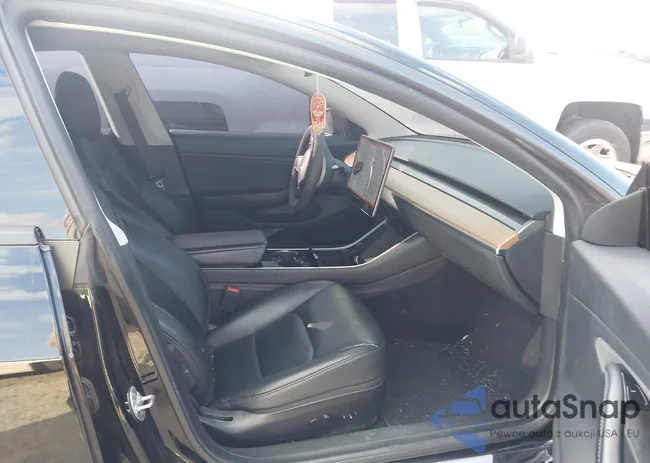 5YJ3E1EC8LF623590: 44058712