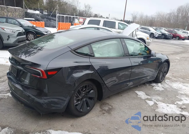 5YJ3E1EB1SF934591: 44058830