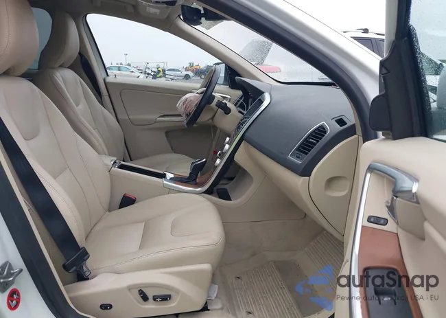 YV4902RK8G2819180: 44058847