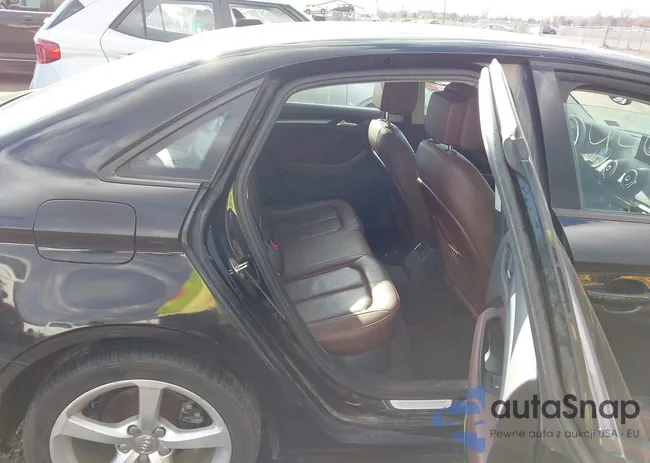 WAUBFGFF2F1021055: 44058950