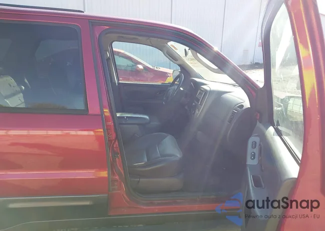 1FMYU03144KB24726: 44059763