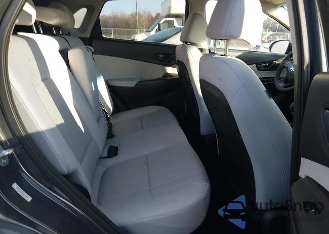 KM8K6CAB8PU046425: 44059784