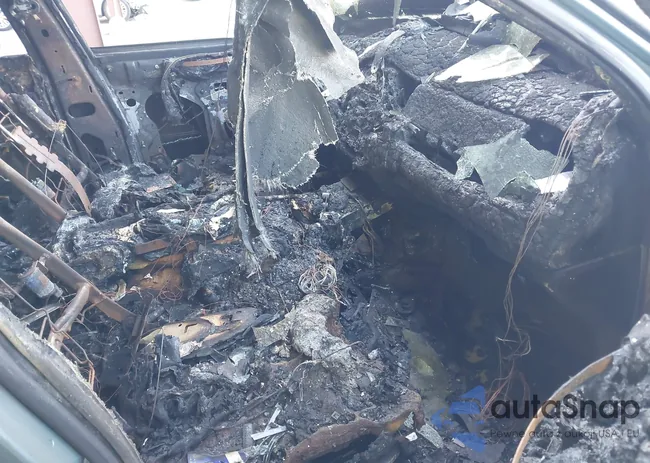 1LNHM81W05Y614947: 44059341