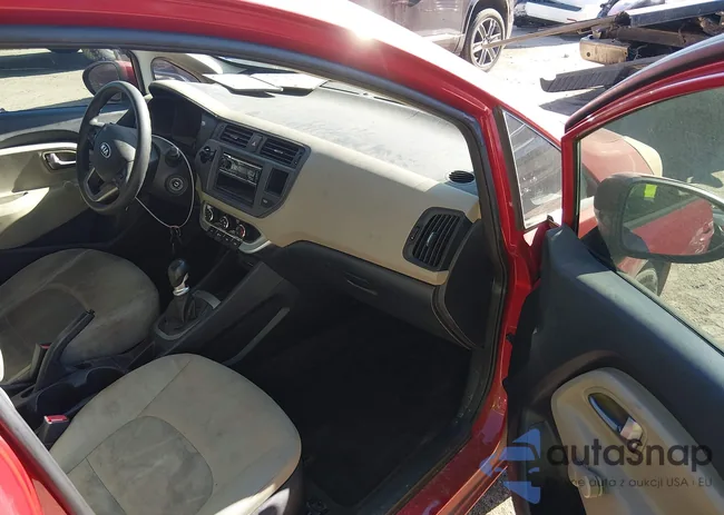 KNADM5A3XF6428821: 44059467