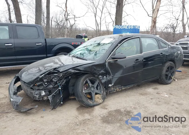 2G1WD58C881242778: 44059508