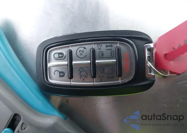 2C4RC1GG7JR320978: 44060621