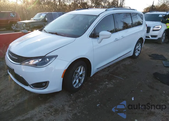 2C4RC1EG9HR543701: 44060806