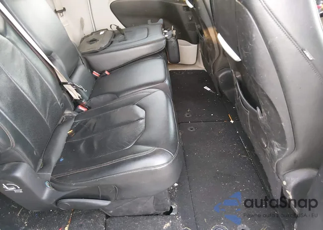 2C4RC1EG9HR543701: 44060806