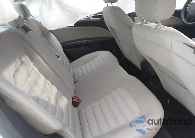 3FA6P0G72HR159418: 44060870