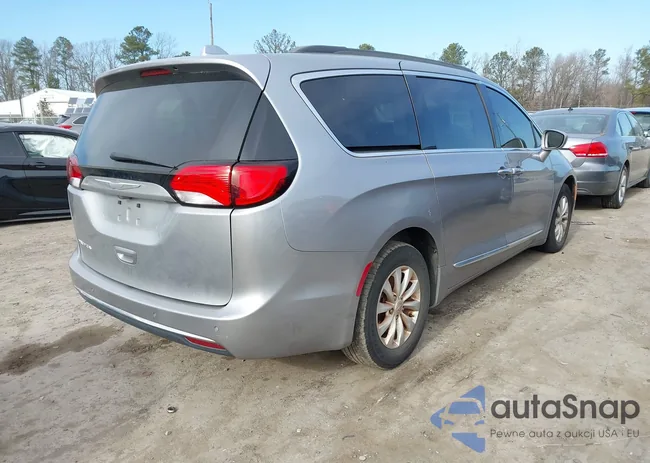 2C4RC1BG4HR598187: 44061143